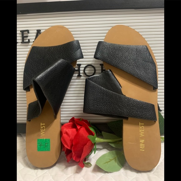 Nine West Emdown sandals, Brand New - Picture 3 of 6